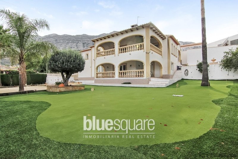 4 Bedroom Detached Villa Sea Views..