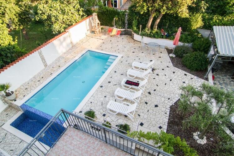 Na prodaju: Apartmanska kuća s bazenom i pogledom na more –.. - 2