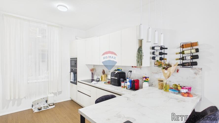 Rijeka, Centar, Luksuzno adaptiran stan, 65m2 - 2