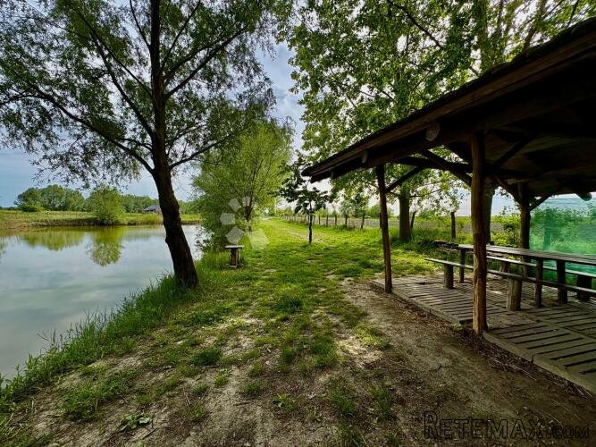 JEZERO I PARCELA VELIKI INVESTICIJSKIN POTENCIJAL