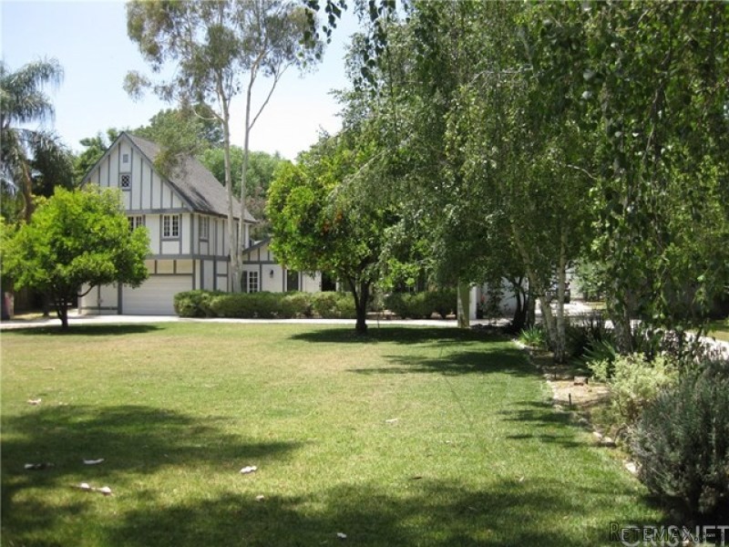 8405 Melvin Avenue | Northridge..