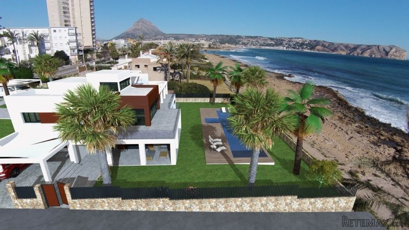 Spectacular front line property in Javea