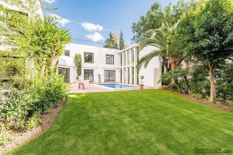 4 Bedrooms - Villas - Malaga - For Sale