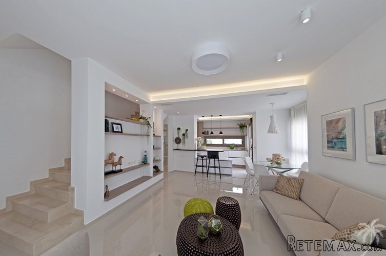 Modern design townhouse on the suburbs of Quesada. There.. - 3