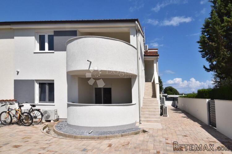 PRILIKA - DVA STANA + KATEGORIZIRANI STUDIO APARTMAN! - 3