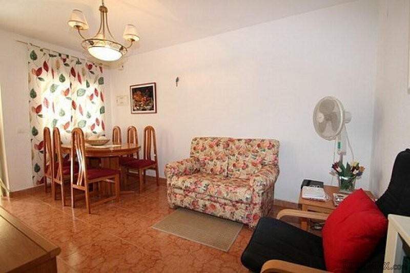 * 4 Bed Townhouse with Communal Pool - 2