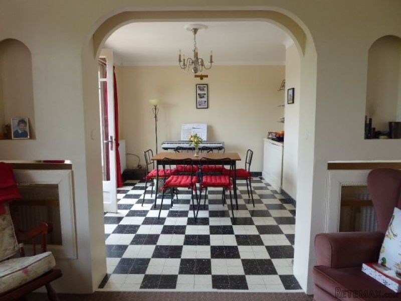 Quietly Situated 5 Bedroomed Village.. - 2