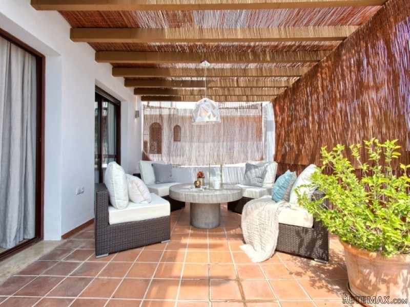 2 Bedroom Apartment For Sale Situated.. - 2