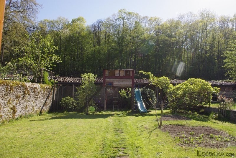Two Houses and 17th Century Barn - 2