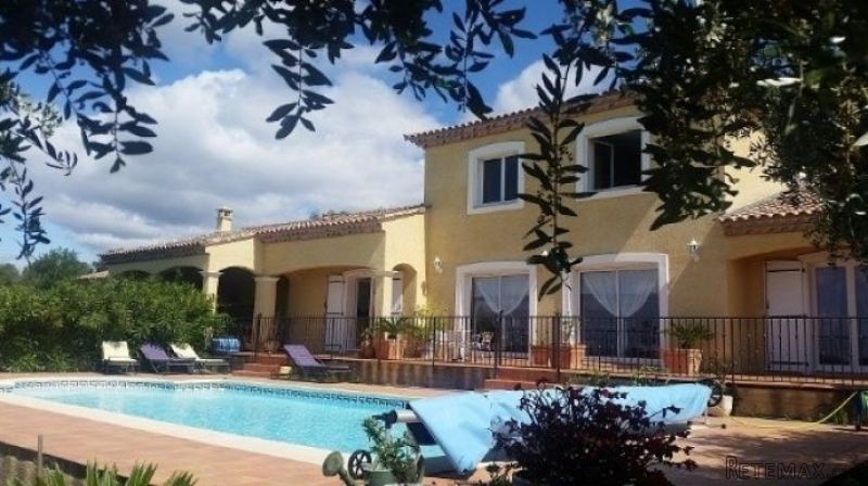 Spacious Villa on 1083m2 with Pool - 2