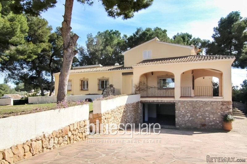 Large 5 Bedroom Villa