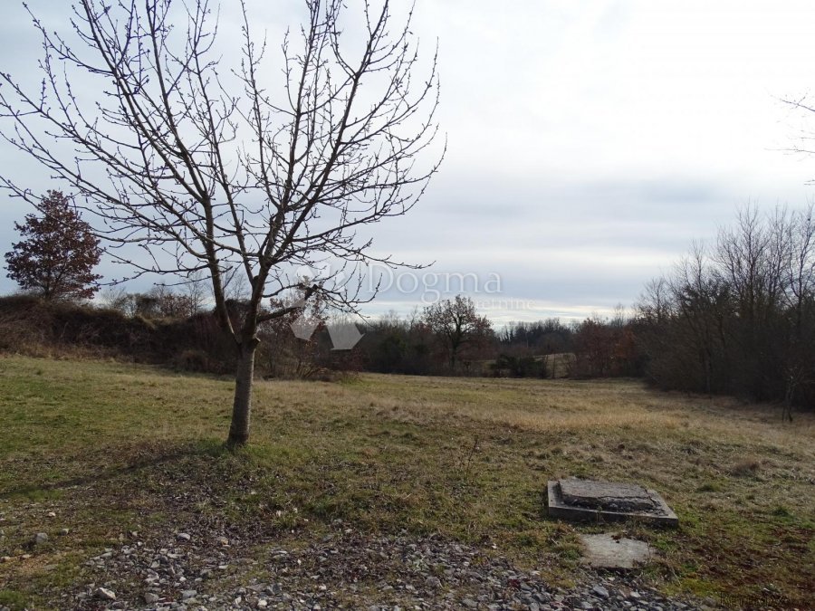 Lindar - građevinski teren na odličnoj lokaciji - 2