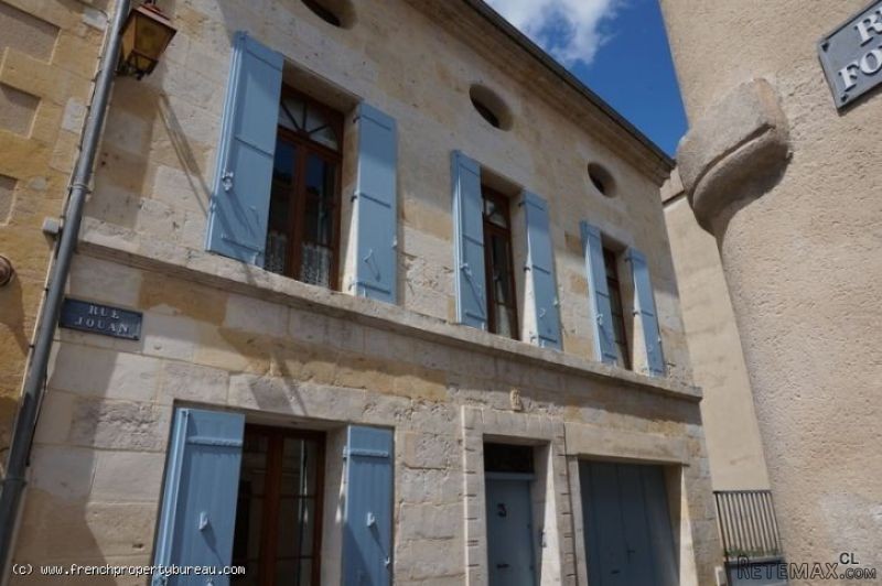 Restored town house with garage