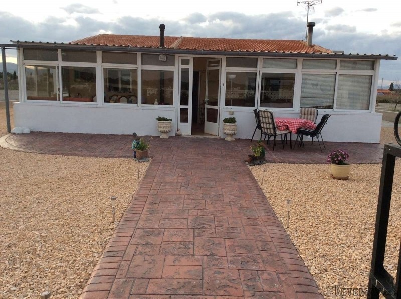 Well Presented Villa