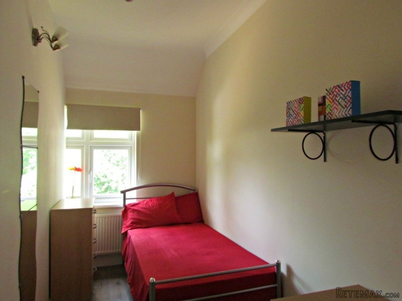 Single with single bed near Chiswick..