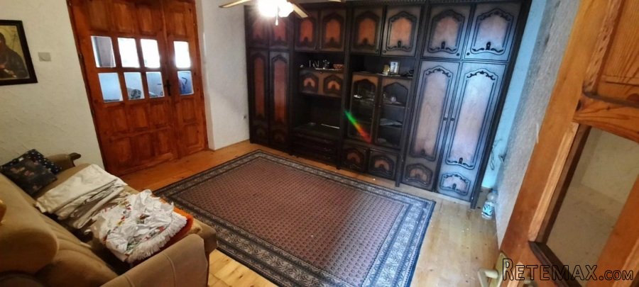 Kuca na atraktivnoj lokaciji sa lokalom i magacinom - 8