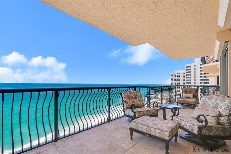 3 bedroom Residence For Sale: Singer..