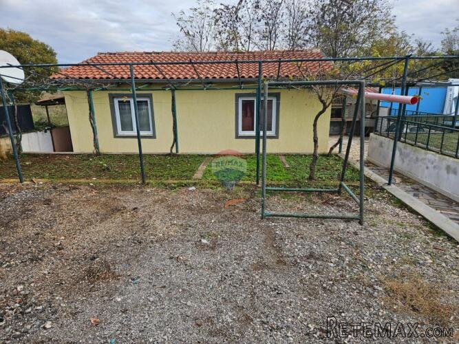 Rovinj - samostojeća prizemnica s bazenom