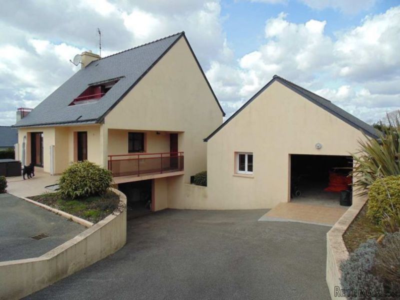4 Bedroom Contemporary House For Sale - 2