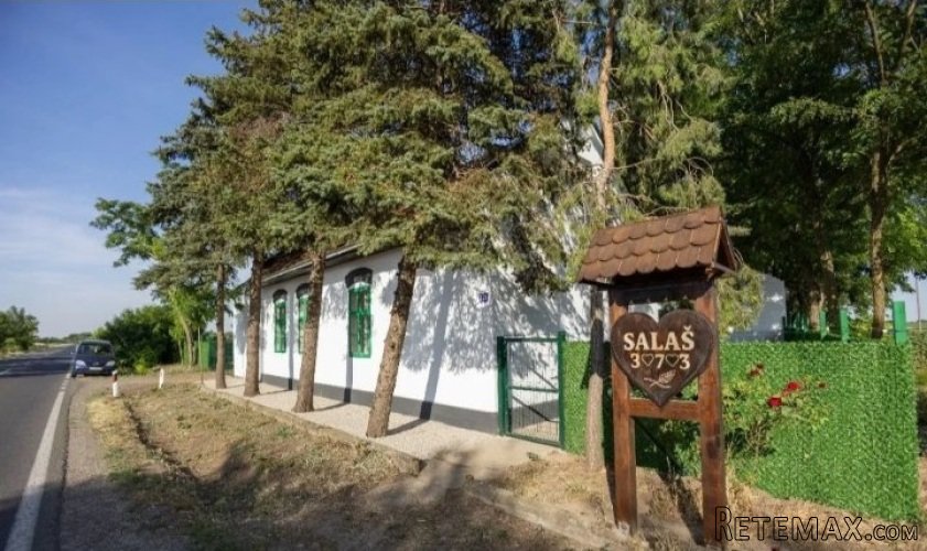 Prodajem salas u Srbobranu - 2