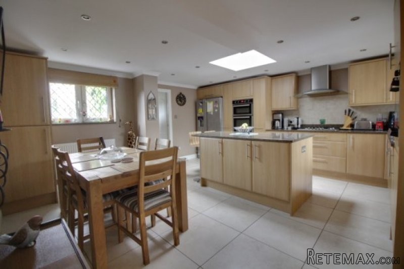 4 bedroom, Semi-detached House house.. - 2
