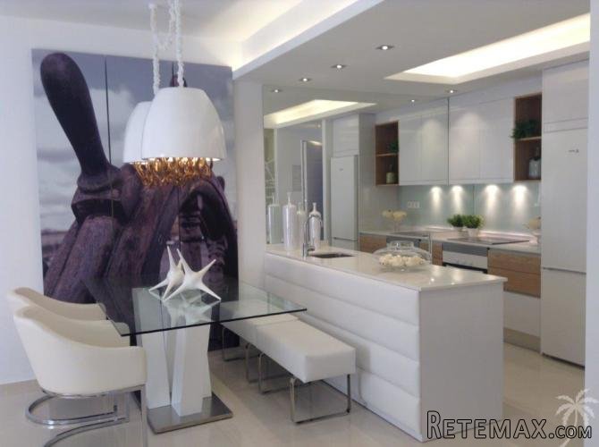 6 km from the vast sandy beach of Guardamar, this new.. - 3