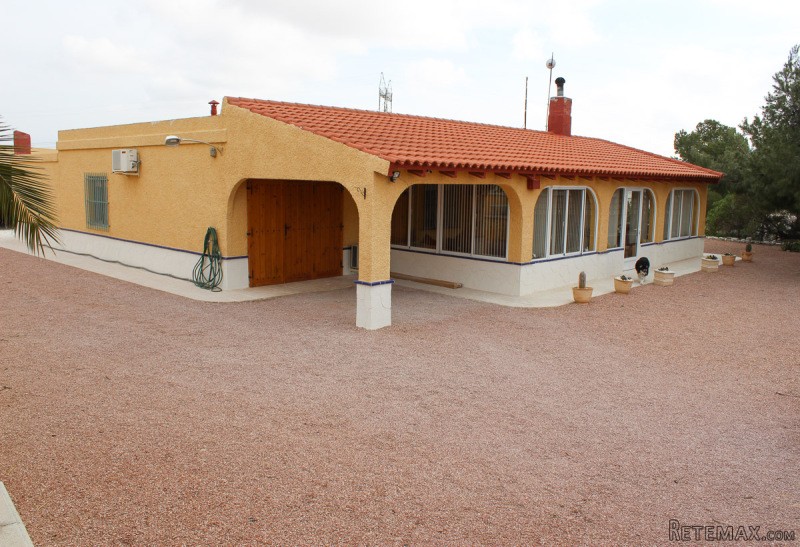 3 Bedrooms - Villa - Alicante - For Sale