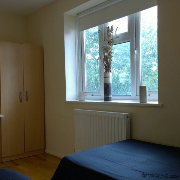 Spacious Double Bedroom In North London..