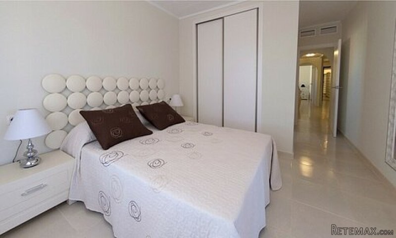 3 Bed Luxurious Apartment minutes from.. - 2