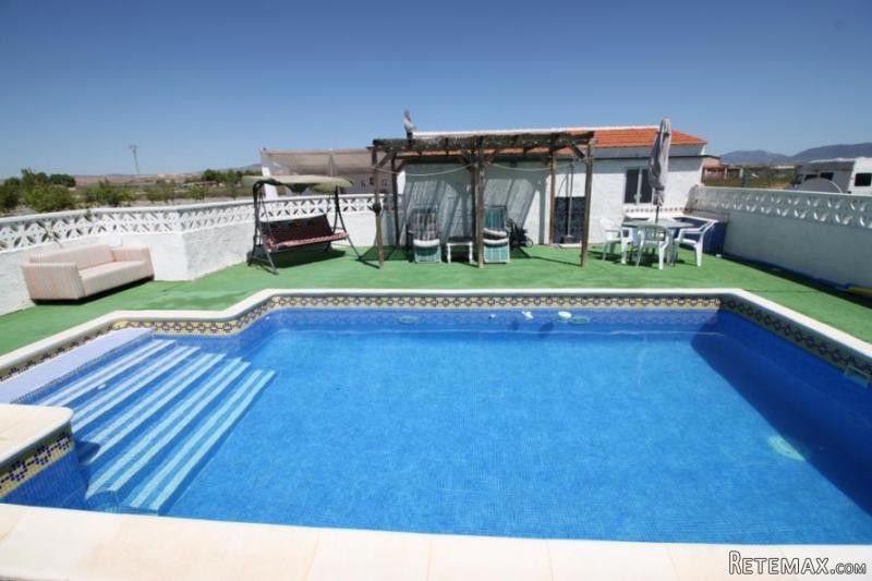 4 bed villa with pool and guest.. - 2