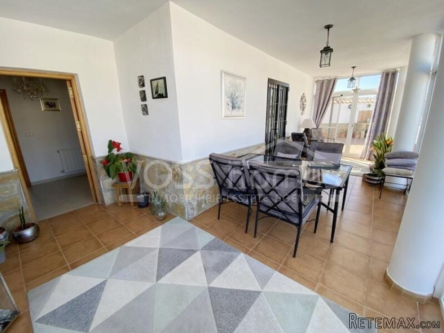 NEW LISTING TO VOSS HOMES - A large beautifully presented 3.. - 11