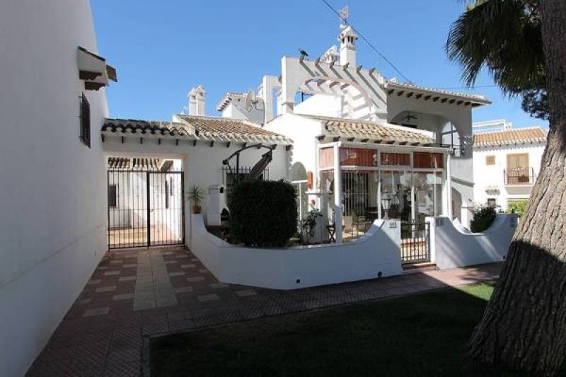 2 Bedroom 1 Bathroom Townhouse In.. - 2