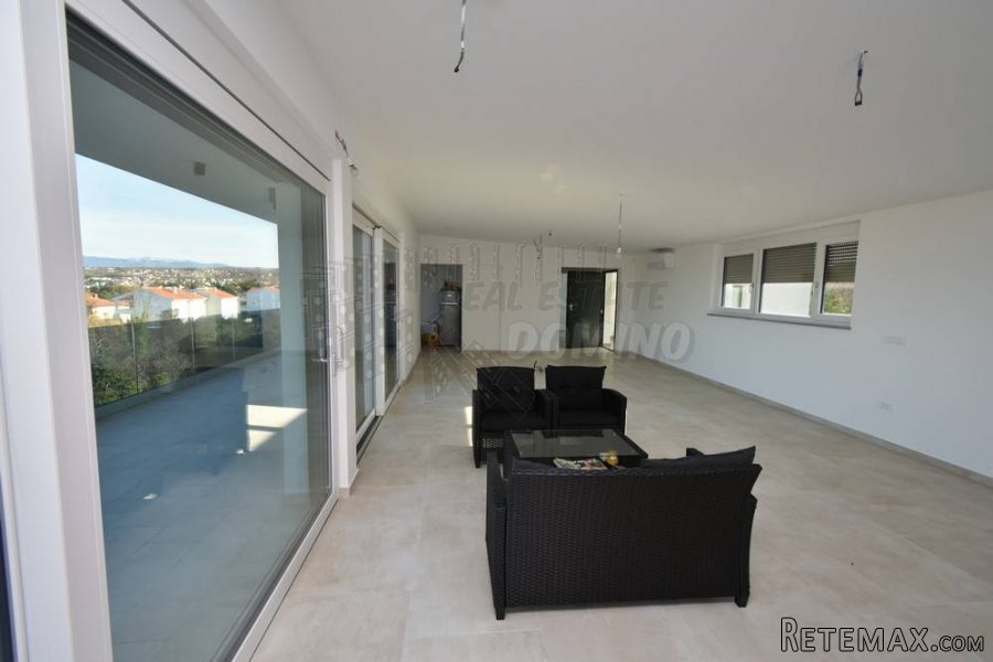 Luksuzni penthouse s krovnim bazenom i otvorenim pogledom.. - 13