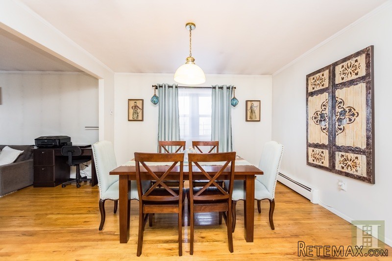 6 bedroom House For Sale: 208 LAKEVIEW.. - 2