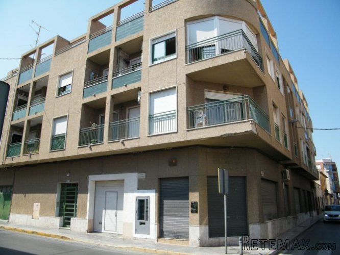 This large 3 bed apartment is located on the edge the..