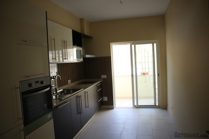 2 Bedroom Apartment In Downtown..