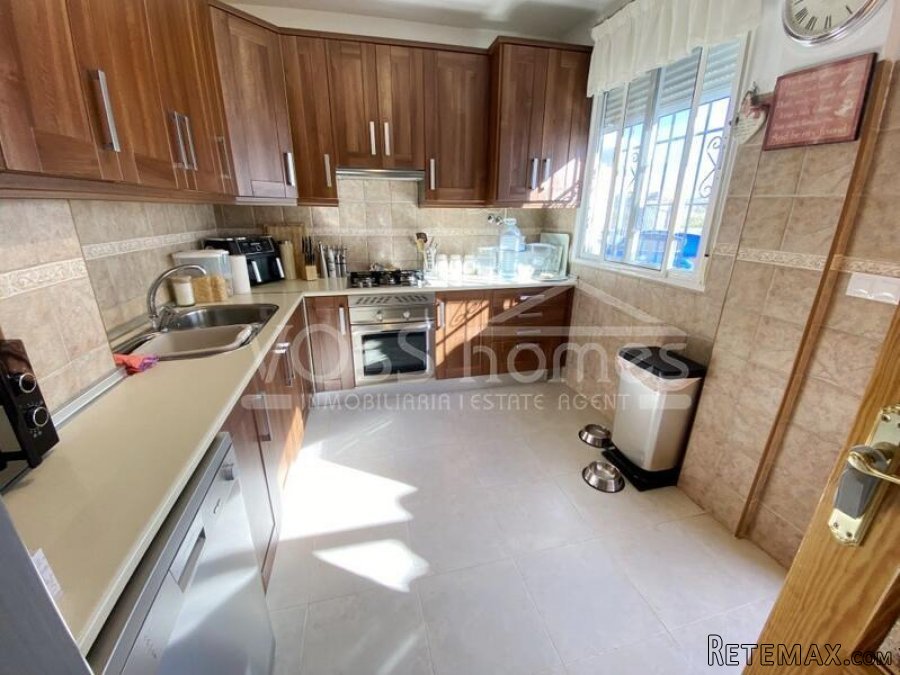 NEW LISTING TO VOSS HOMES - A large beautifully presented 3.. - 18