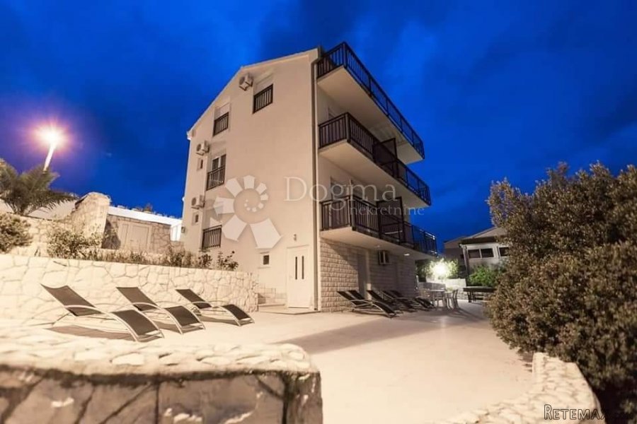 Apartmanska kuća na odličnoj poziciji - prava poslovna prili - 3