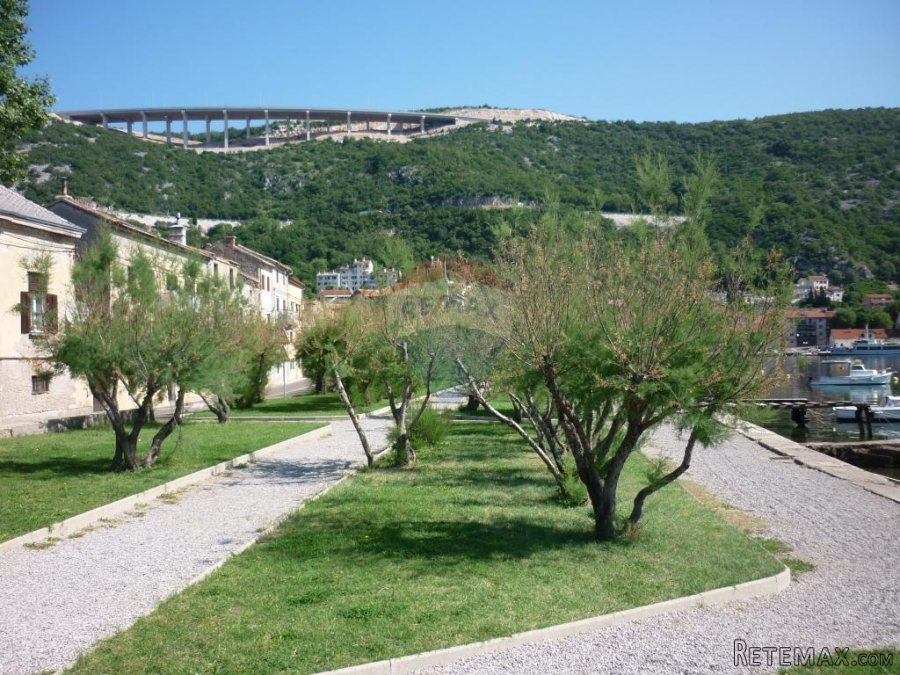 Bakar - centar, starina sa zemljištem 3100 m2 - 3