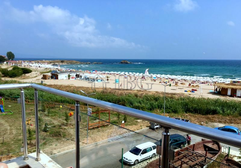 Beachfront 1-bedroom apartment in..