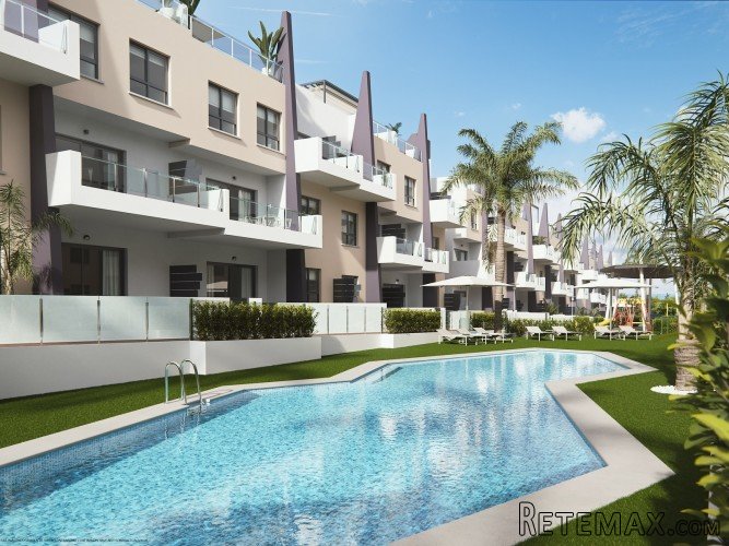Los apartamentos se ubican en Mil Palmeras, en un complejo..