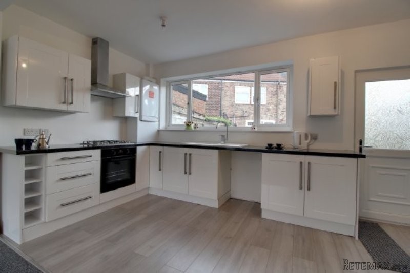 3 bedroom, Semi-detached House house.. - 2