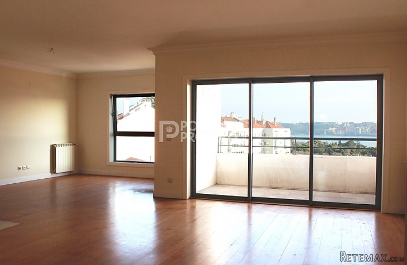 Fabulous River Front Apartment - 2