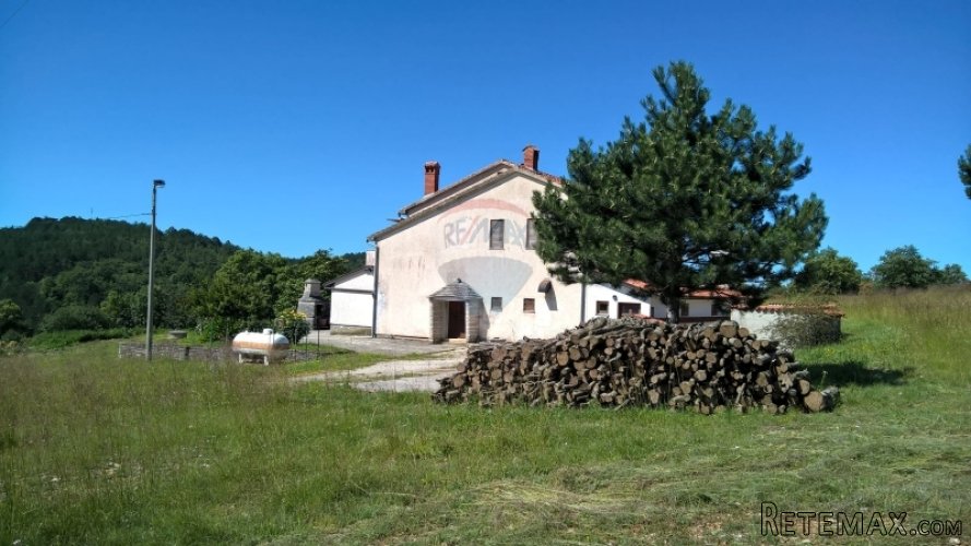 Grožnjan, veliko imanje od 80 000 m2 - 2