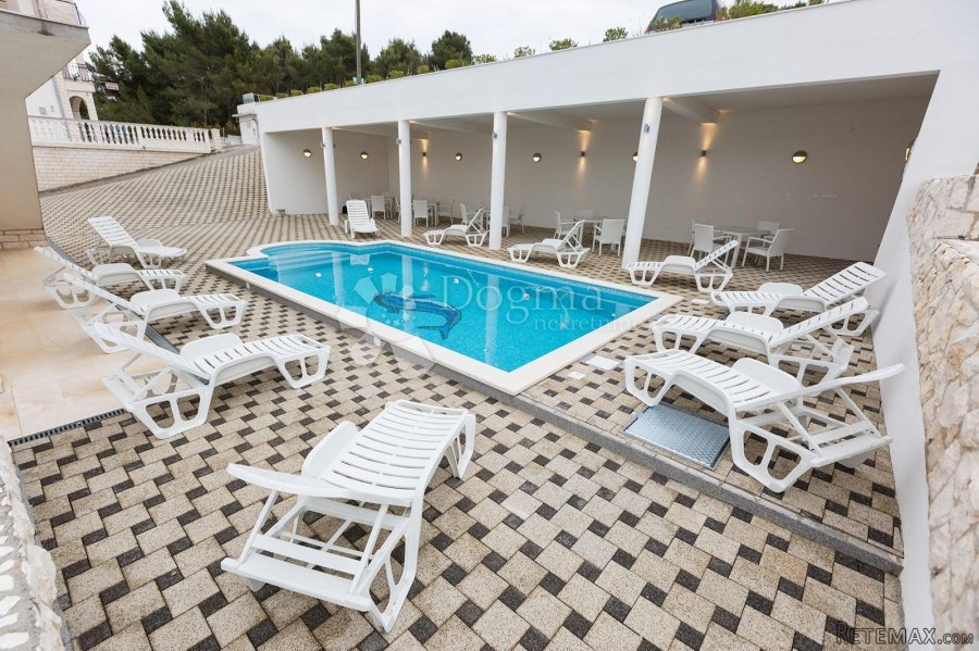 Apartmanska kuća na odličnoj poziciji - prava poslovna prili - 8