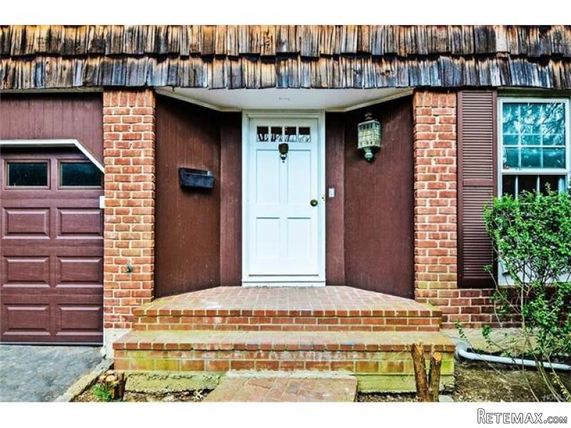 4 bedroom House For Sale: 30 Sherwood.. - 2