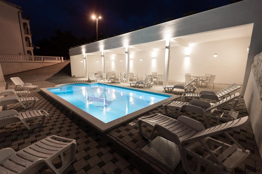Apartmanska kuća na odličnoj poziciji - prava poslovna prili - 9