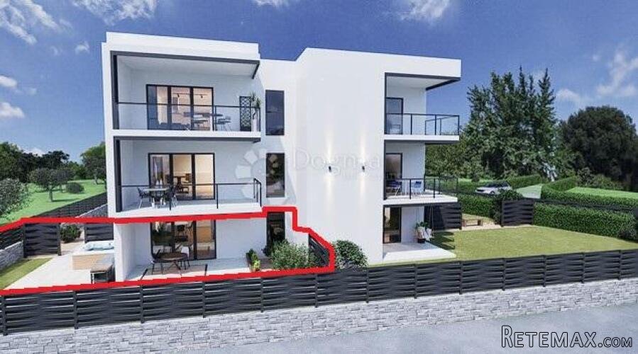 Prekrasan stan u prizemlju s dvorištem - Peroj