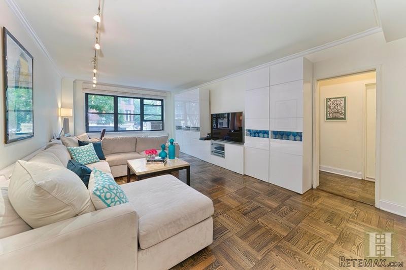 3 bedroom Apartment For Sale: 11..
