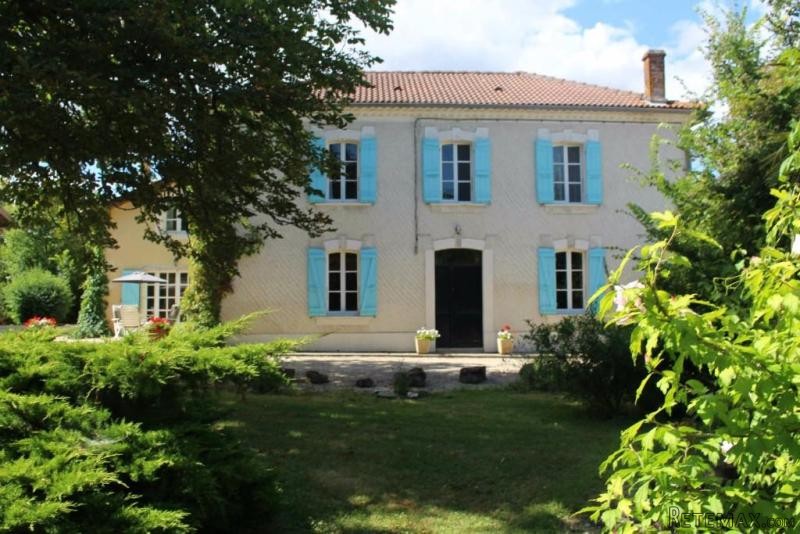 4 Bedroom Country House For Sale